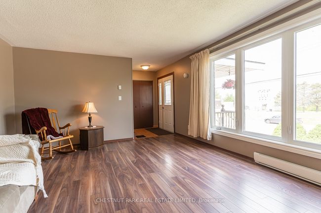 2537 3rd Ave E, House other with 3 bedrooms, 2 bathrooms and 5 parking in Owen Sound ON | Image 7