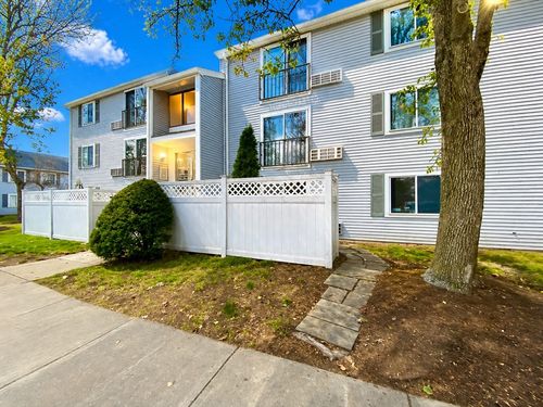 3-3 Village Rock Ln, Natick, MA, 01760-5705 | Card Image