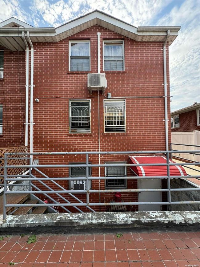 1303 128 Th St, Home with 6 bedrooms, 4 bathrooms and null parking in College Point NY | Image 21