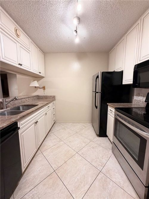 apt-203-12 Plantation Dr, Vero Beach, FL, 32966-8246 | Card Image