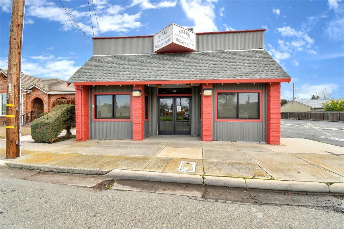 Commercial Sale in Yuba City
