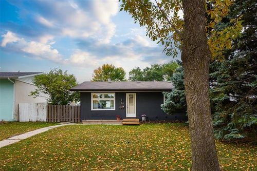 50 Bramwell Ave, Winnipeg, MB, R2C3J5 | Card Image