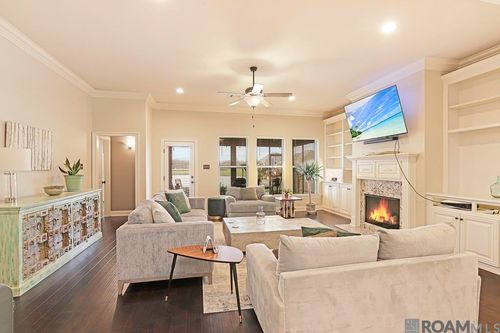 4624 Woodberry Ave, Gonzales, LA, 70737-8242 | Card Image