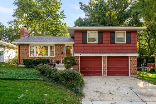 7719 Howe Dr, Prairie Village, KS, 66208-4227 | Card Image