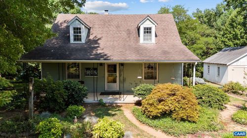 246 The Cross Rd, Scottsville, VA, 24590-4826 | Card Image