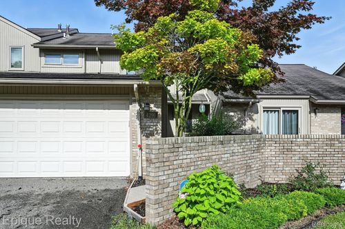 4291 Foxpointe Dr, West Bloomfield, MI, 48323-2613 | Card Image