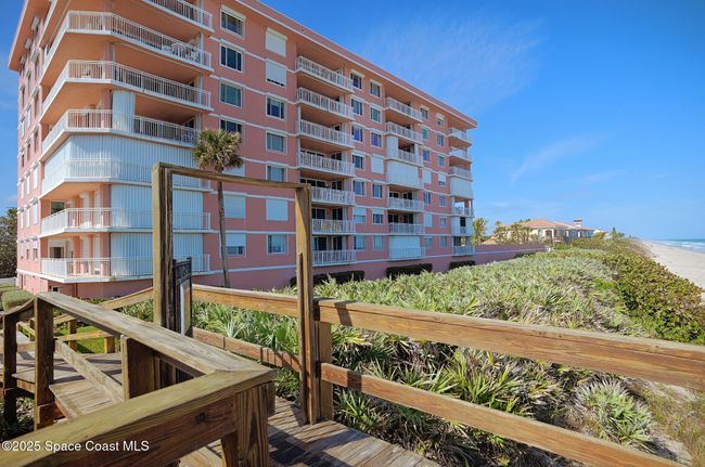 402 - 5635 Highway A1a, Condo with 3 bedrooms, 3 bathrooms and null parking in Melbourne Beach FL | Image 26