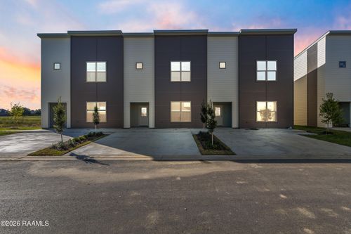 113 Firethorn Dr, Youngsville, LA, 70592-6940 | Card Image