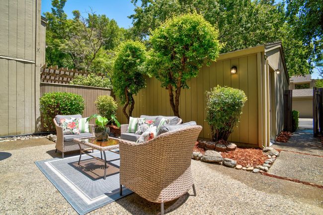10 Adelphi Ct, Townhouse with 2 bedrooms, 3 bathrooms and null parking in Sacramento CA | Image 12