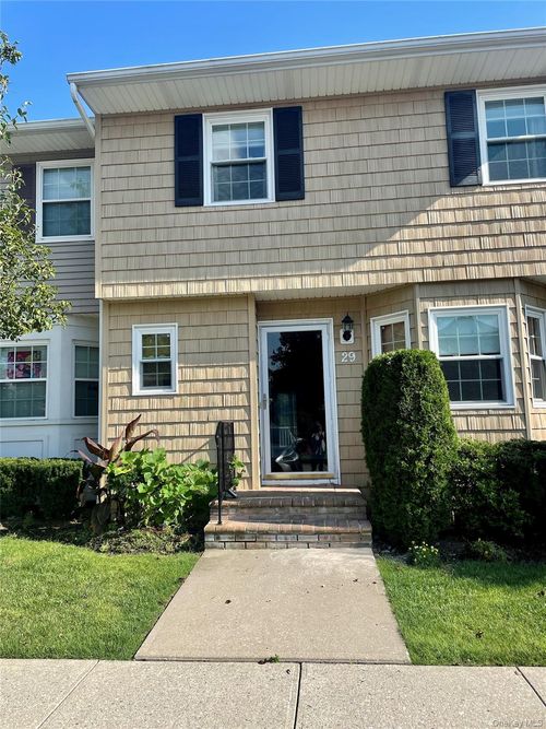 29 Woodlake Dr E, Woodbury, NY, 11797-2317 | Card Image