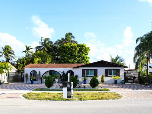 10760 Sw 28th St, Miami, FL, 33165-2410 | Card Image