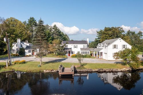 207 Brooks Ln, Londonderry, VT, 05148-9573 | Card Image