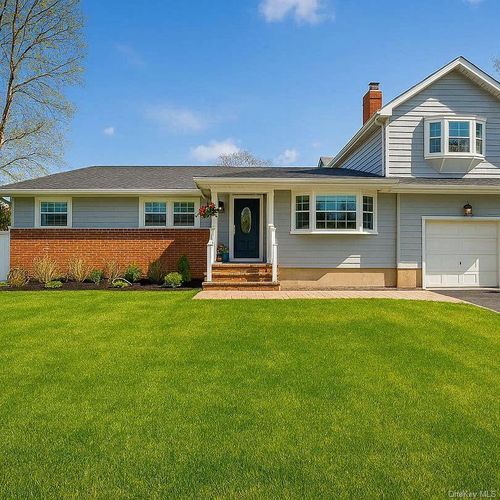 24 Rellim Dr, Glen Cove, NY, 11542-4025 | Card Image