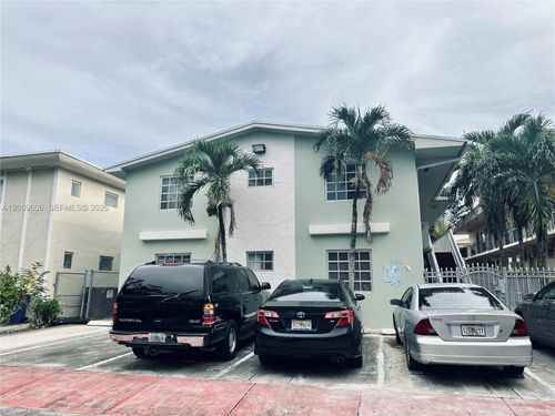 4-950 Biarritz Dr, Miami Beach, FL, 33141-5604 | Card Image
