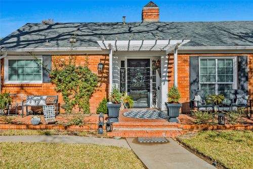 1415 Bluebonnet Dr, Fort Worth, TX, 76111-1445 | Card Image