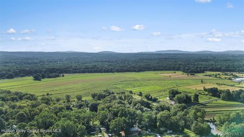 332 Springtown Rd, New Paltz, NY, 12561-3031 | Card Image