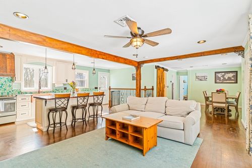 226 Stonebridge Rd, Wayland, MA, 01778-2933 | Card Image