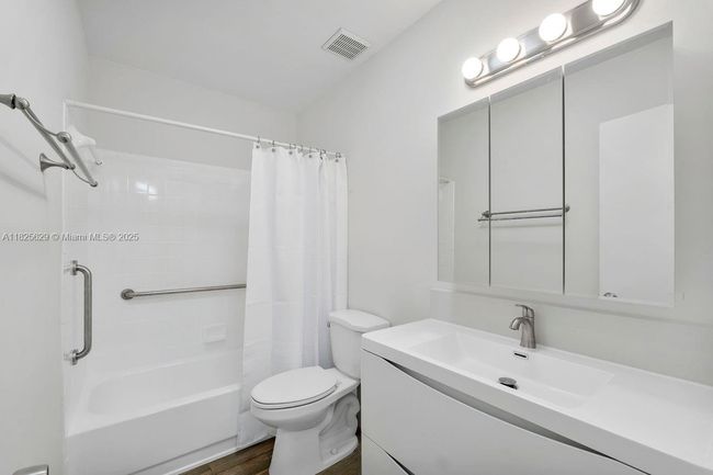 APT-215 - 8261 Sw 128 Th St, Condo with 2 bedrooms, 2 bathrooms and null parking in Pinecrest FL | Image 9