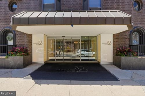 23e-2018 Walnut St, PHILADELPHIA, PA, 19103-5608 | Card Image