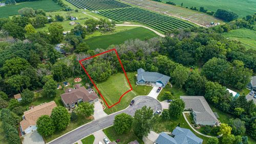 905 Orchard Heights Ct, Faribault, MN, 55021-8384 | Card Image
