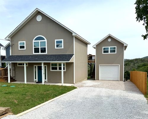 618 Hill St, Burnet, TX, 78611-3214 | Card Image