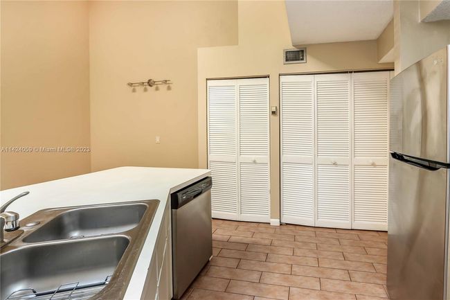 0 - 444 Se 14th St, Townhouse with 2 bedrooms, 2 bathrooms and null parking in Dania Beach FL | Image 16