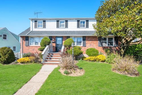 1308 C St, Elmont, NY, 11003-3814 | Card Image