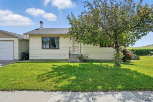 4012 Chief Dr, Rapid City, SD, 57701-9786 | Card Image