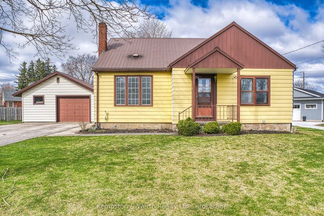 11 Churchill Dr, House other with 2 bedrooms, 1 bathrooms and 6 parking in Listowel ON | Image 4