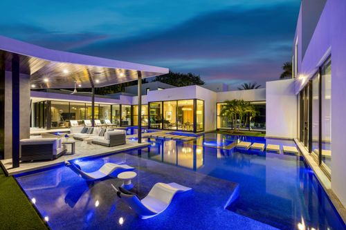 12 N Beach Rd, Jupiter Island, FL, 33455-2104 | Card Image