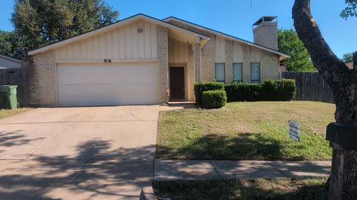3705 Fort Hunt Dr, Arlington, TX, 76016-4811 | Card Image
