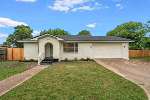 311 Arthur St, McGregor, TX, 76657-1741 | Card Image