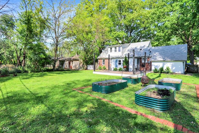view of yard featuring a vegetable garden | Image 41
