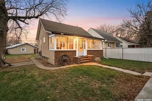 759 Ominica St E, Moose Jaw, SK, S6H0H7 | Card Image