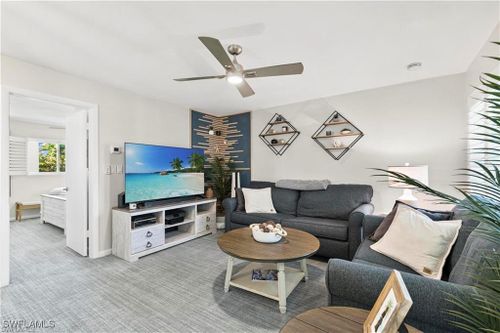 apt-16-975 9th Ave S, NAPLES, FL, 34102-8218 | Card Image
