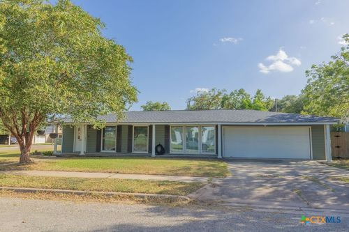 313 3rd St, Cuero, TX, 77954-2551 | Card Image