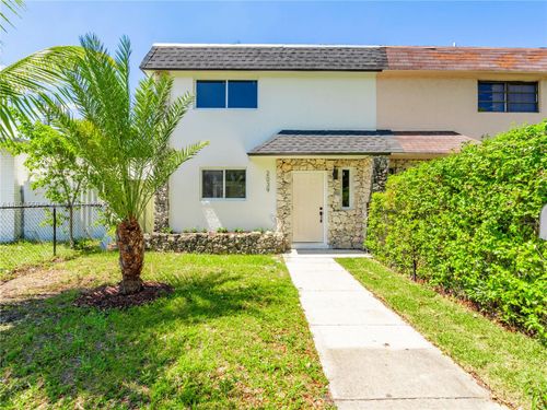 2039 Ne 172nd St, North Miami Beach, FL, 33162-3203 | Card Image