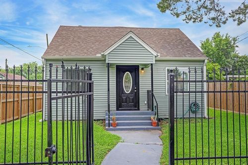 5250 Pease St, Houston, TX, 77023-2038 | Card Image