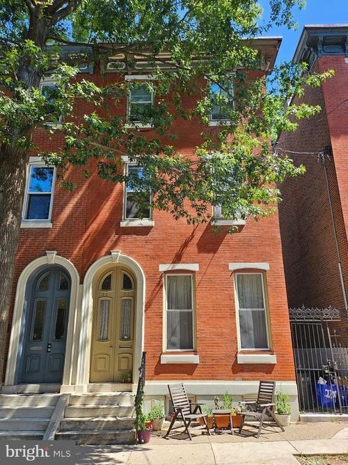2211 Mount Vernon St, Philadelphia, PA, 19130-3174 | Card Image