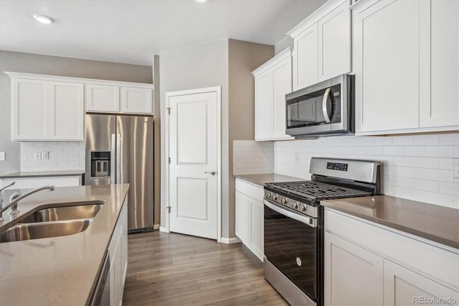 1572 Illingworth Dr, House other with 3 bedrooms, 2 bathrooms and 3 parking in Windsor CO | Image 9