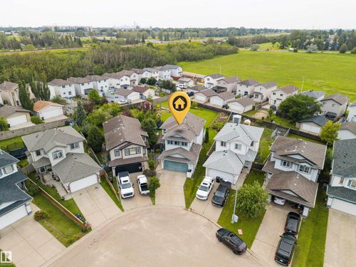 214 Hyndman Cres Nw, Edmonton, AB, T5A5H9 | Card Image