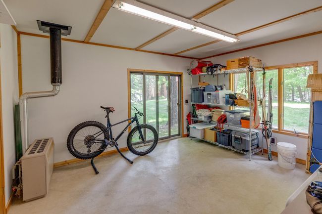 Workshop area in the garage. | Image 47