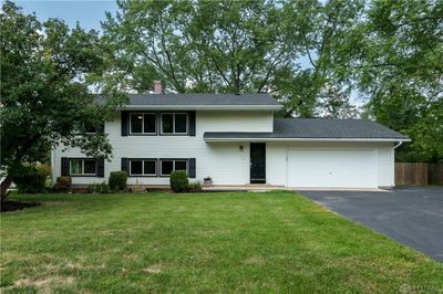 10219 Washington Church Road, House other with 3 bedrooms, 3 bathrooms and null parking in Miamisburg OH | Image 1