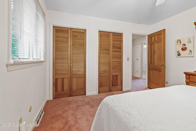 19 Tamarack Ln, House other with 4 bedrooms, 3 bathrooms and 6 parking in Schenectady NY | Image 46