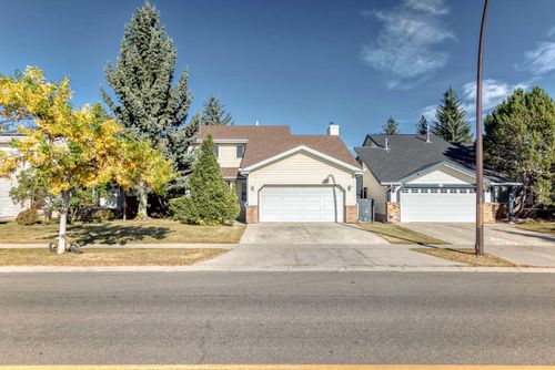 656 Woodbine Blvd Sw, Calgary, AB, T2W4W4 | Card Image