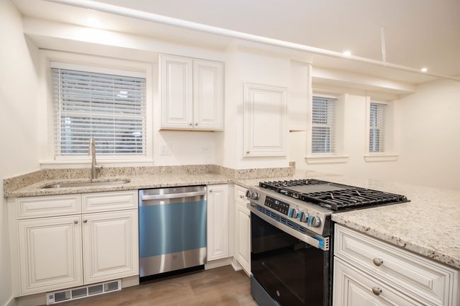 G - 1319 W Early Ave, Condo with 2 bedrooms, 1 bathrooms and null parking in CHICAGO IL | Image 7