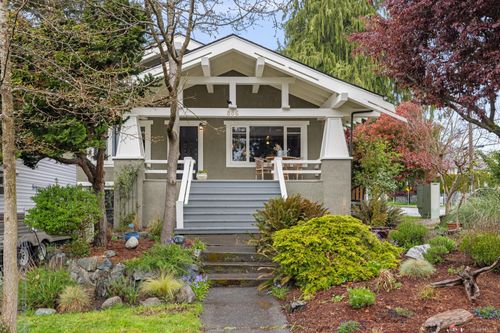 886 Maddison St, Victoria, BC, V8S4C2 | Card Image