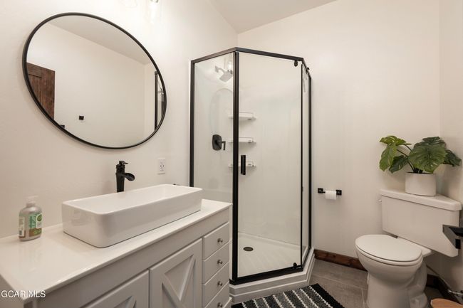 Main Level Bathroom. | Image 23