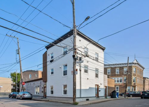 383 Rue St-Sauveur, Québec, QC, G1N0A7 | Card Image