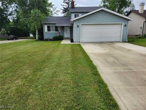 15364 Longvale Ave, Maple Heights, OH, 44137-4926 | Card Image